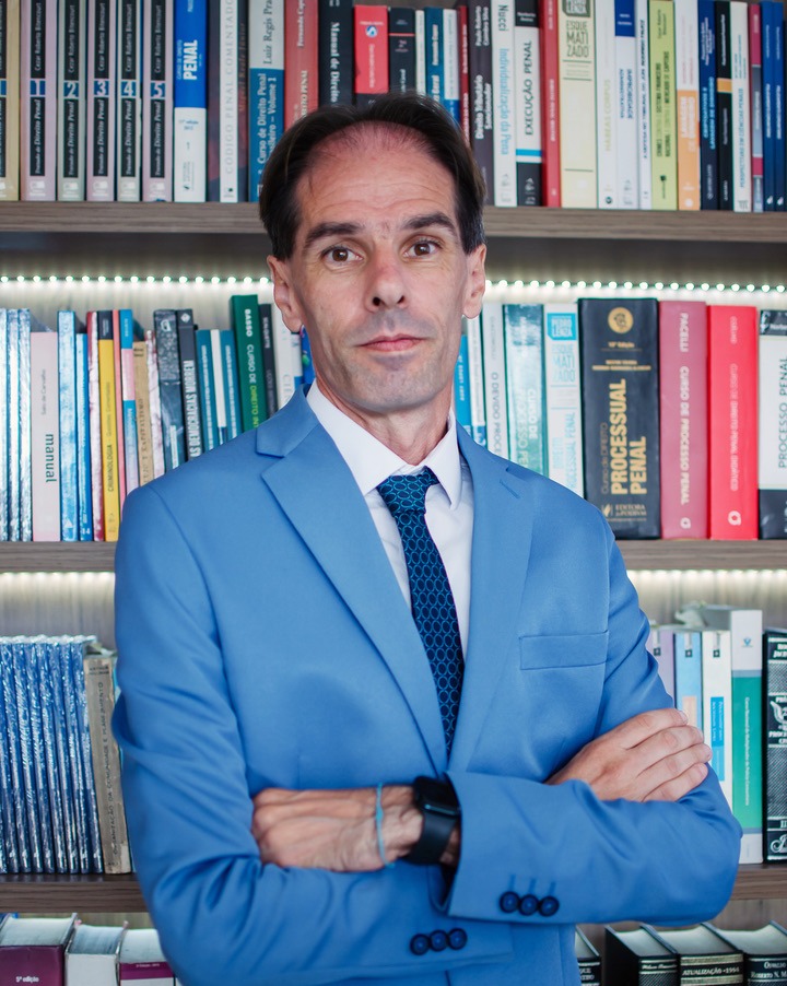 Dr. Rodrigo Fernandes, advogado criminalista em Porto Alegre